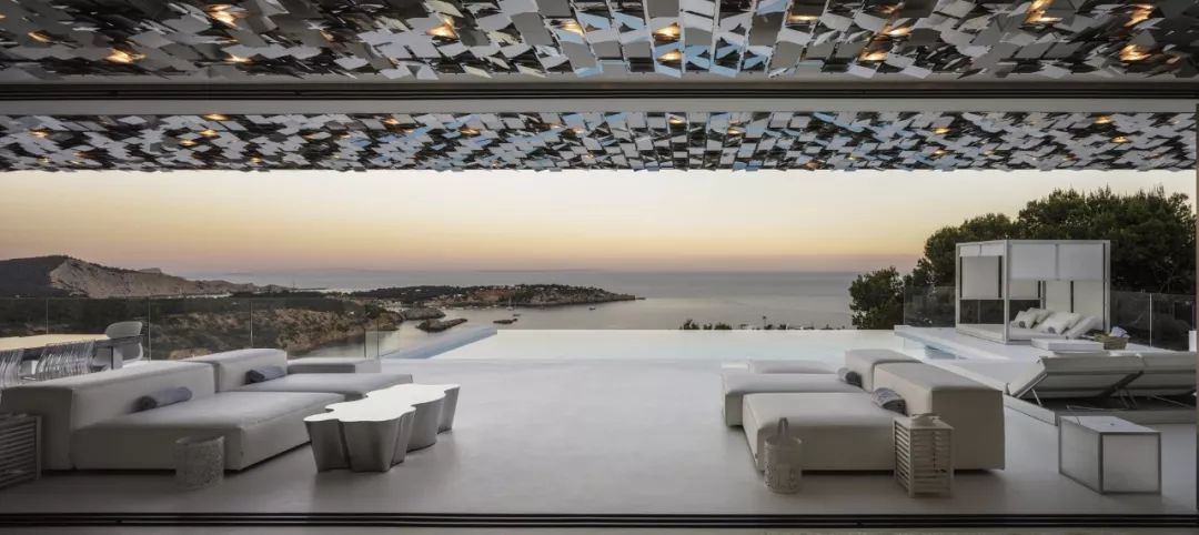 地中海风情的 Villa Mediterraneo | 几何结构与自然景观的完美融合-6