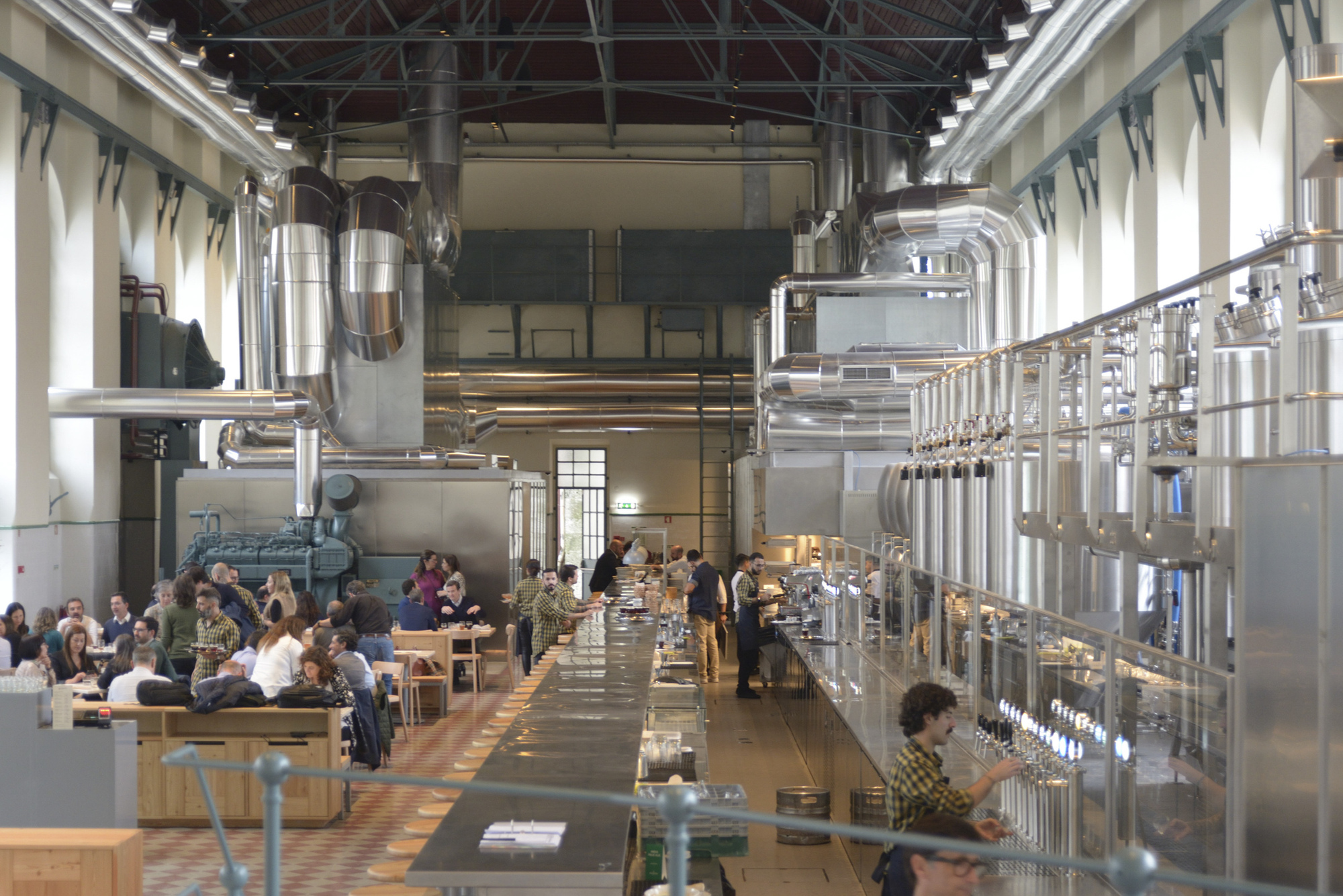 Transformation of the Former Military Maintenance Power Plant into the Browers Beato Microbrewery and Restaurant / Eduardo Souto de Moura + Nuno Graça Moura-24