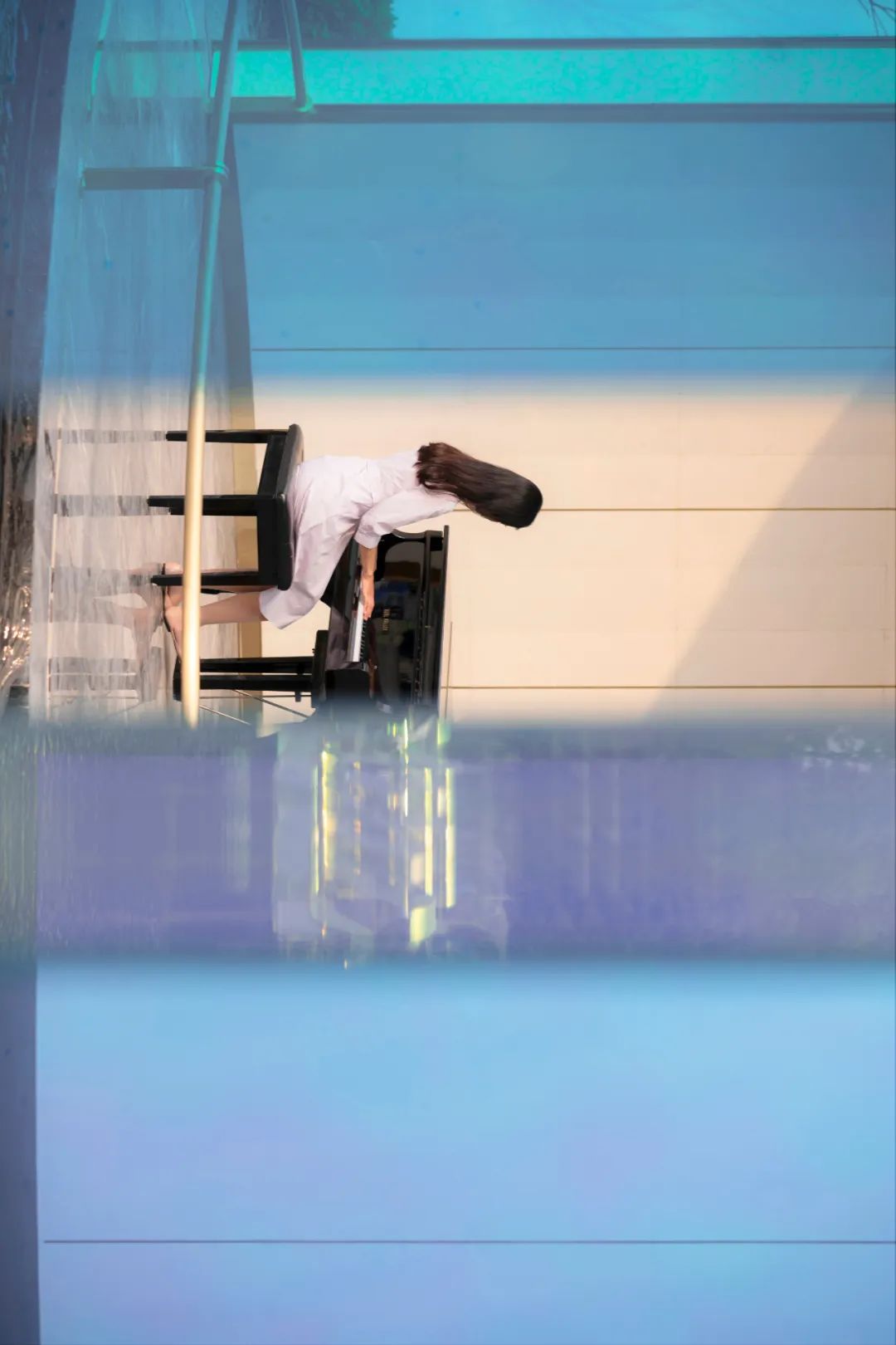 领地悦府 | 红蓝对决的景观艺术-25