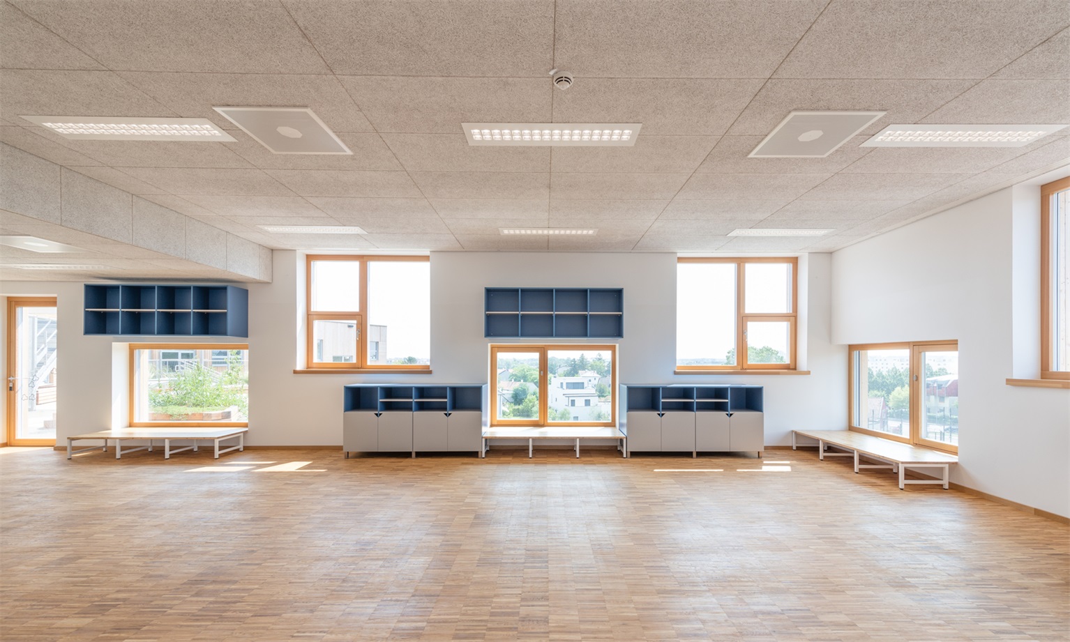 学生和老师的家风车式放射状幼儿园兼小学设计丨戈者设计-9