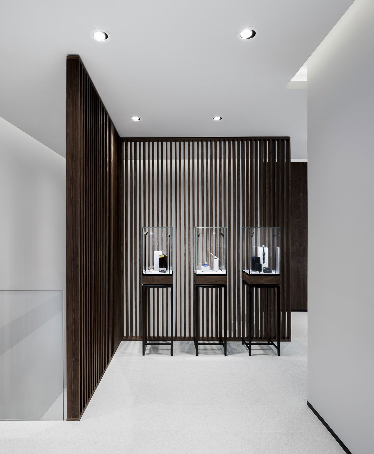 丹麦设计名宿 Georg Jensen 伦敦新旗舰店，精致奢华的艺术空间-14