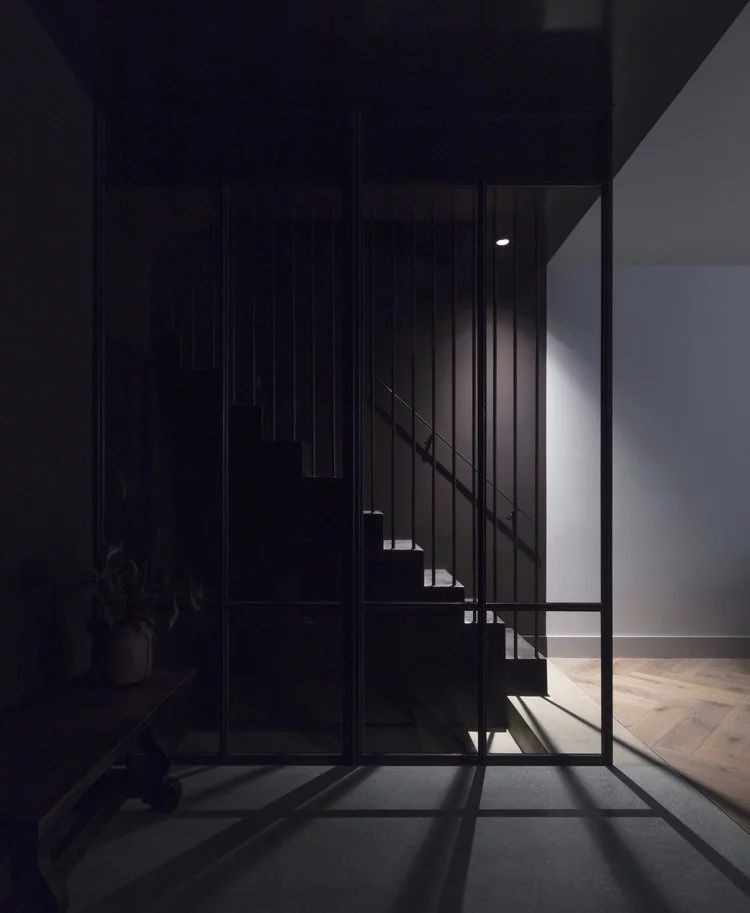 伦敦住宅的黄铜魅力-58