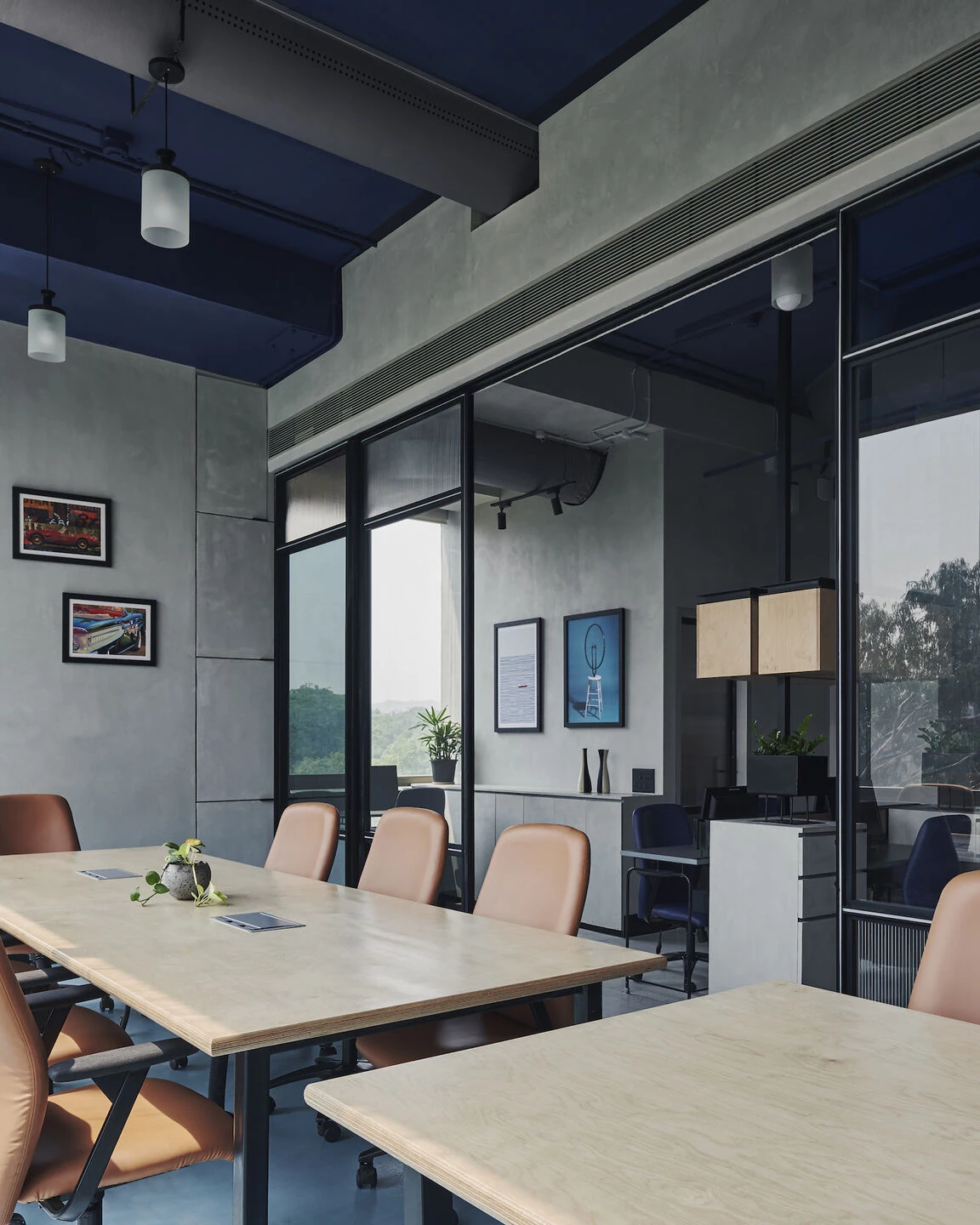 "Velox Motors Offices | 现代工业风格的灵活办公空间"-33