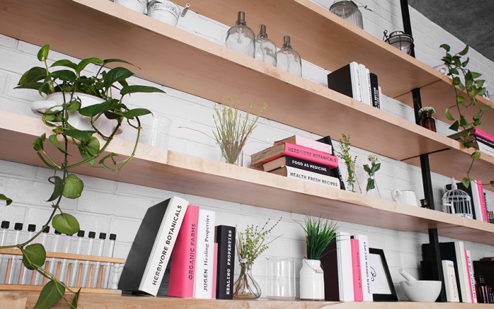 Jugen Wellness鲜榨果汁吧室内设计丨Anagrama-20