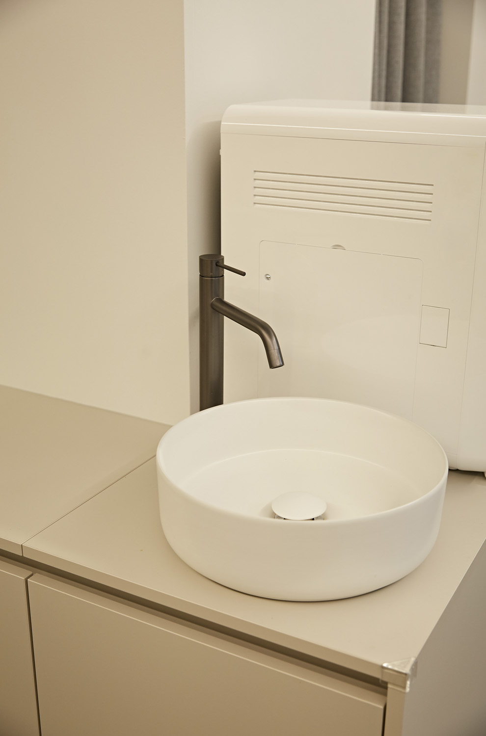 宁静现代的 9 坪小店室内设计-14