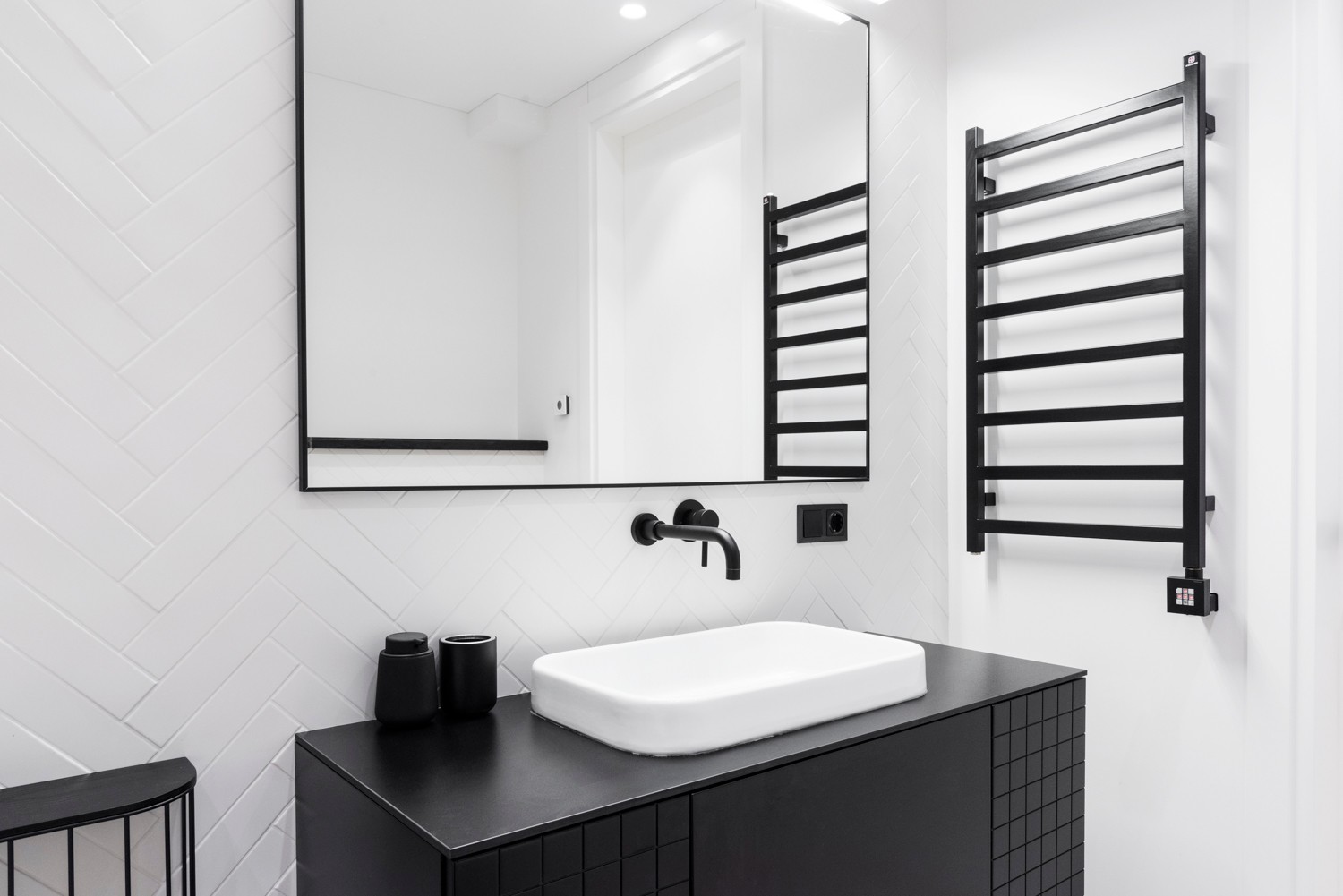 简约黑白木色 纯色美学私宅-13