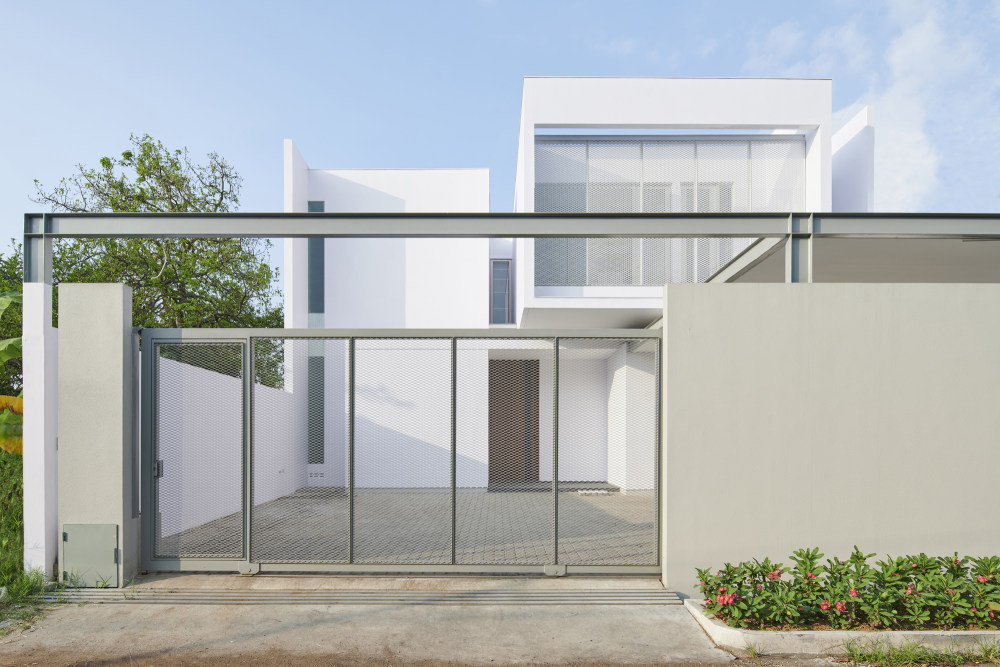 印尼白色简约住宅设计-16