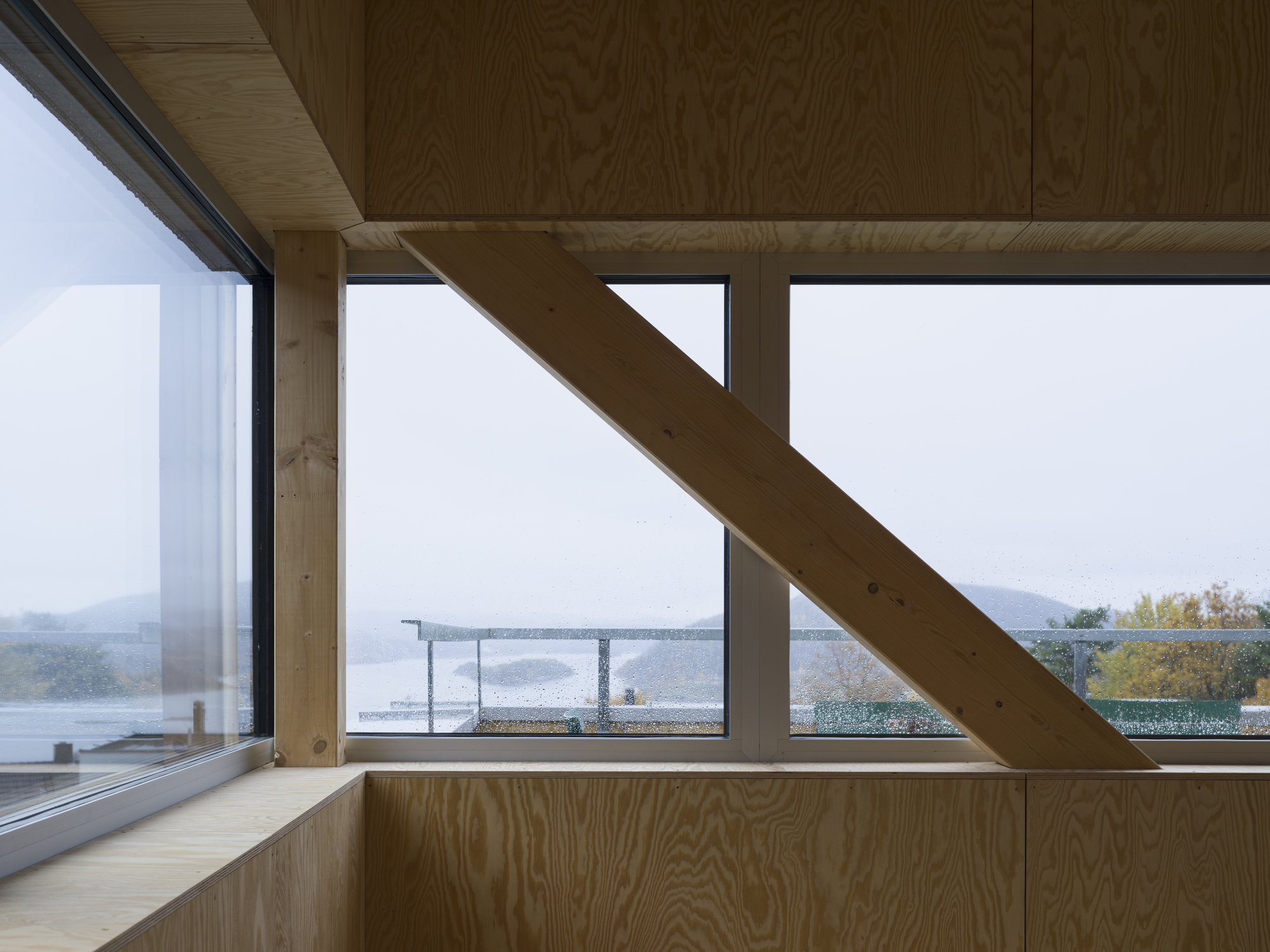 挪威别墅设计，岩石与玻璃的现代演绎-15