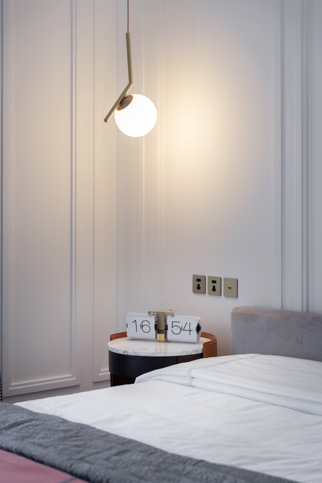 融合东西方美学的轻奢爱巢——现代都市新婚夫妇的理想之居-23