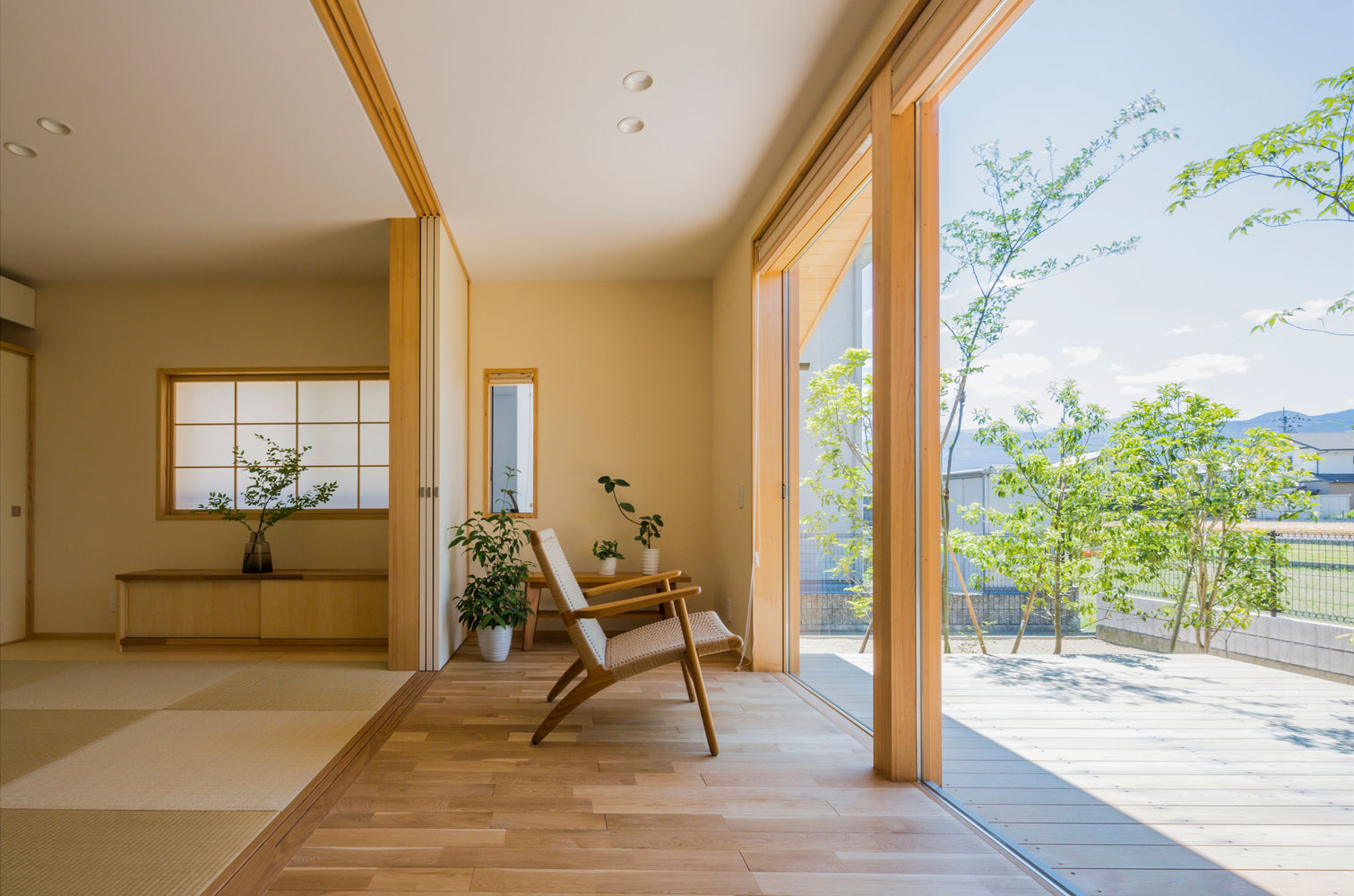 Takashi Okuno Designs this House for a Young Couple Whose Desire was to Live Among the Landscapes that Grew Up-16