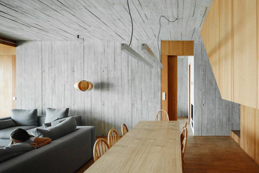 西班牙"波浪"海滨别墅 | 极简与温暖共存-28