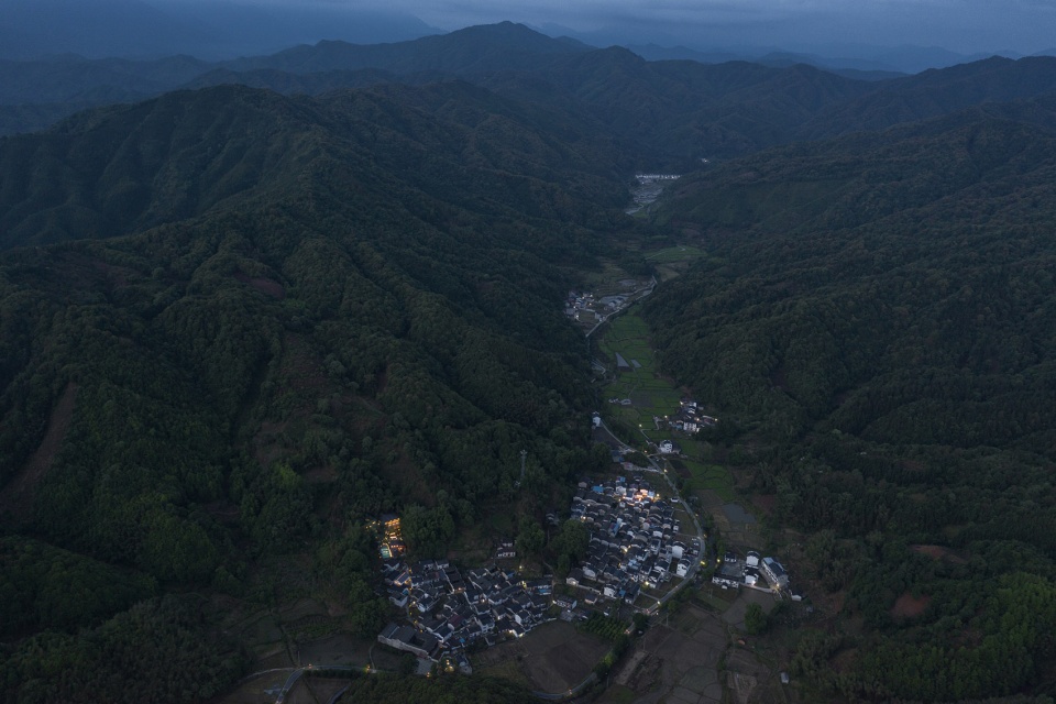 桥廊 · 上海三联书店·黄山桃源店丨中国黄山丨来建筑设计工作室-109