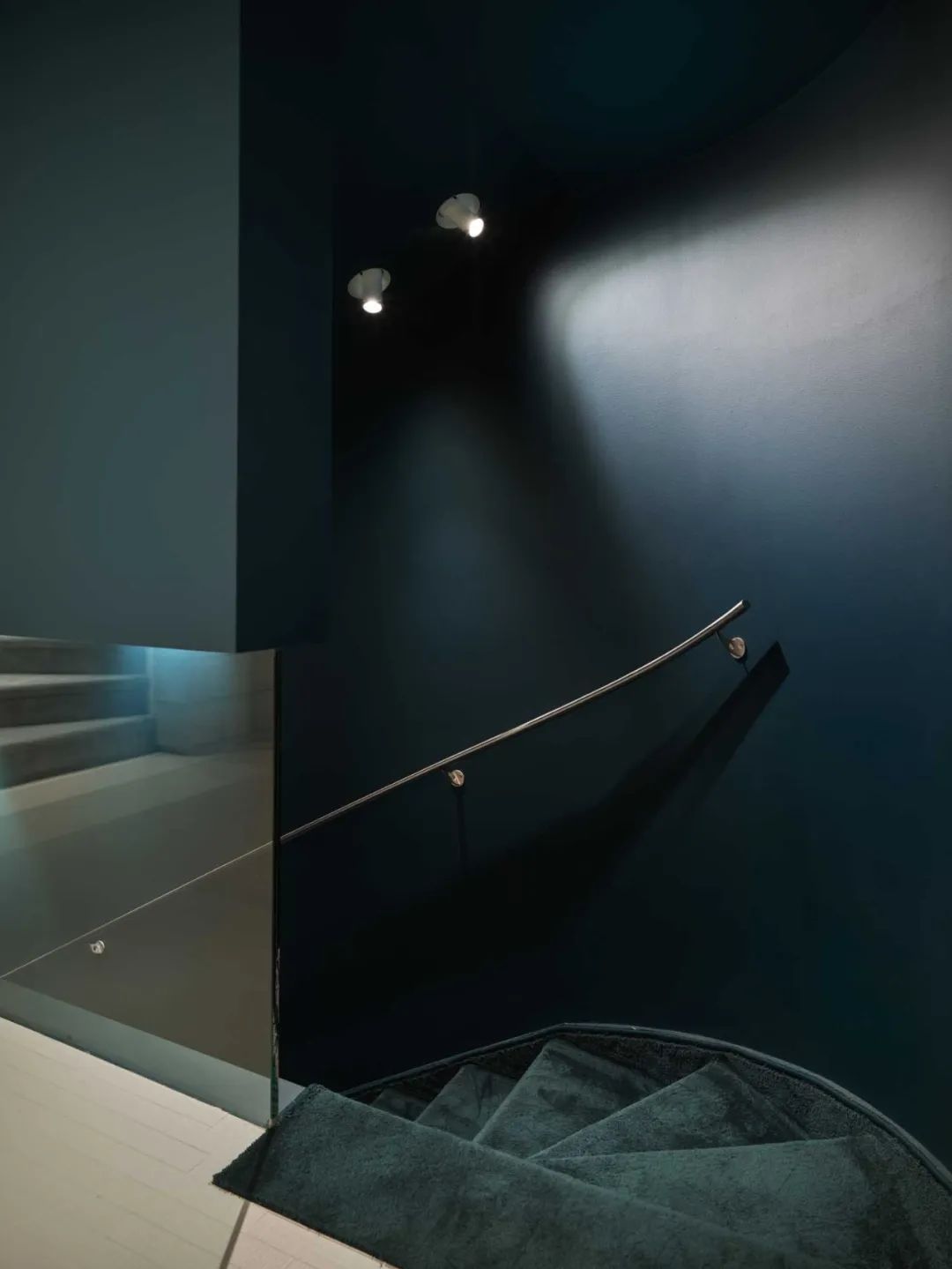 MYZZI精品店：优雅与精致的探索之旅-3