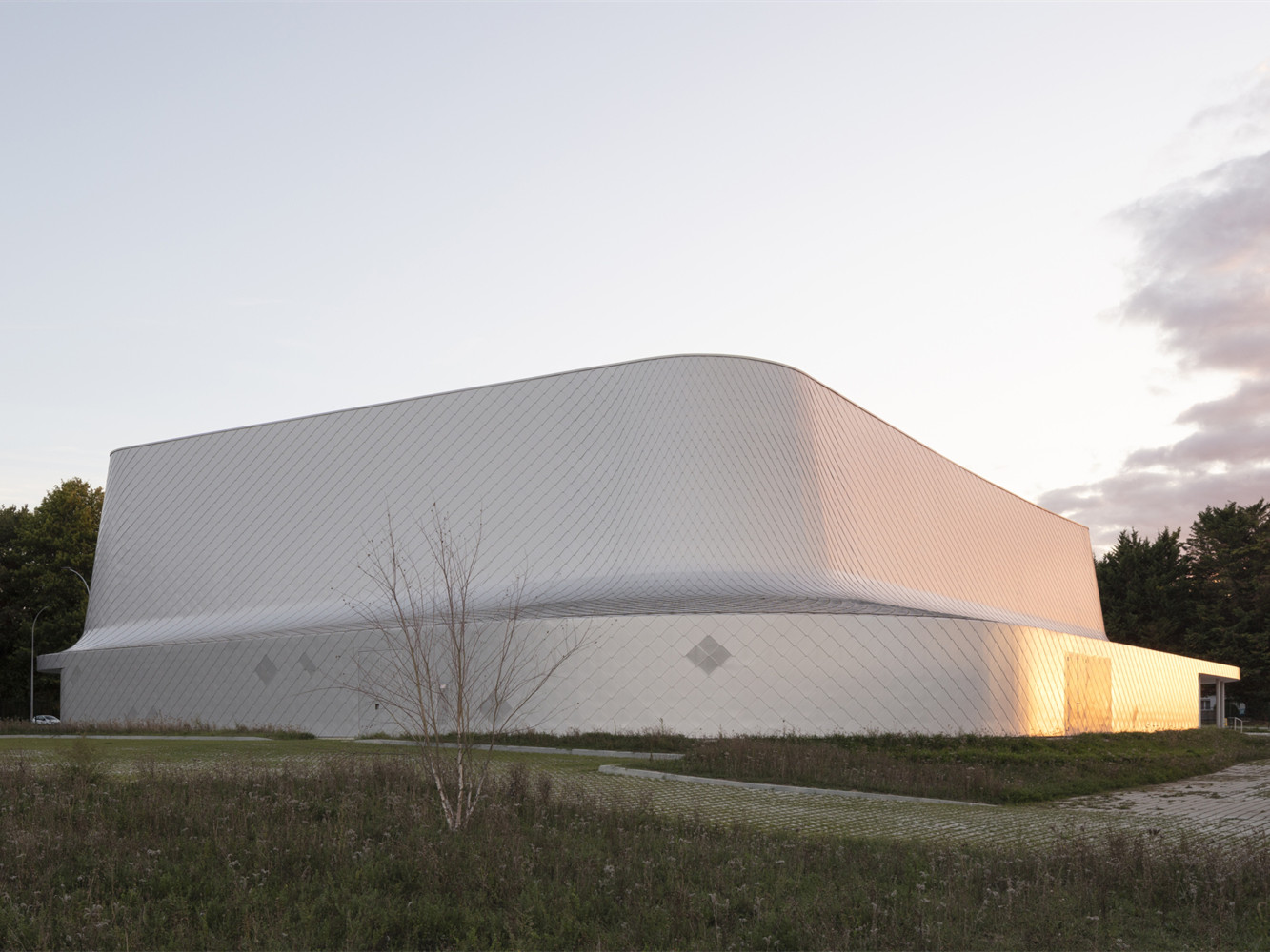 法国拉切斯奈体育馆丨博洪伯特建筑公司-3