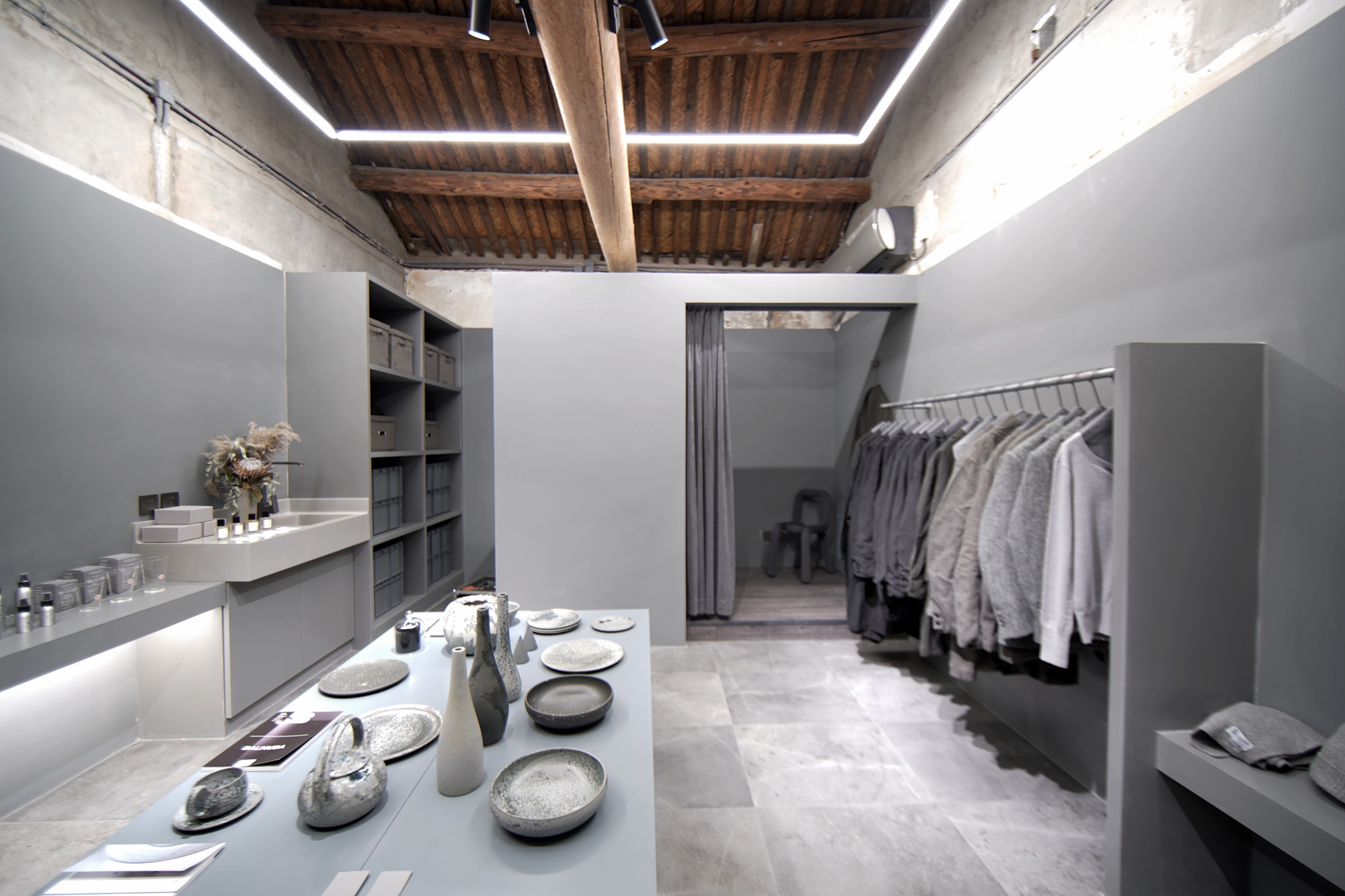 好白商店的“好灰”世界-8