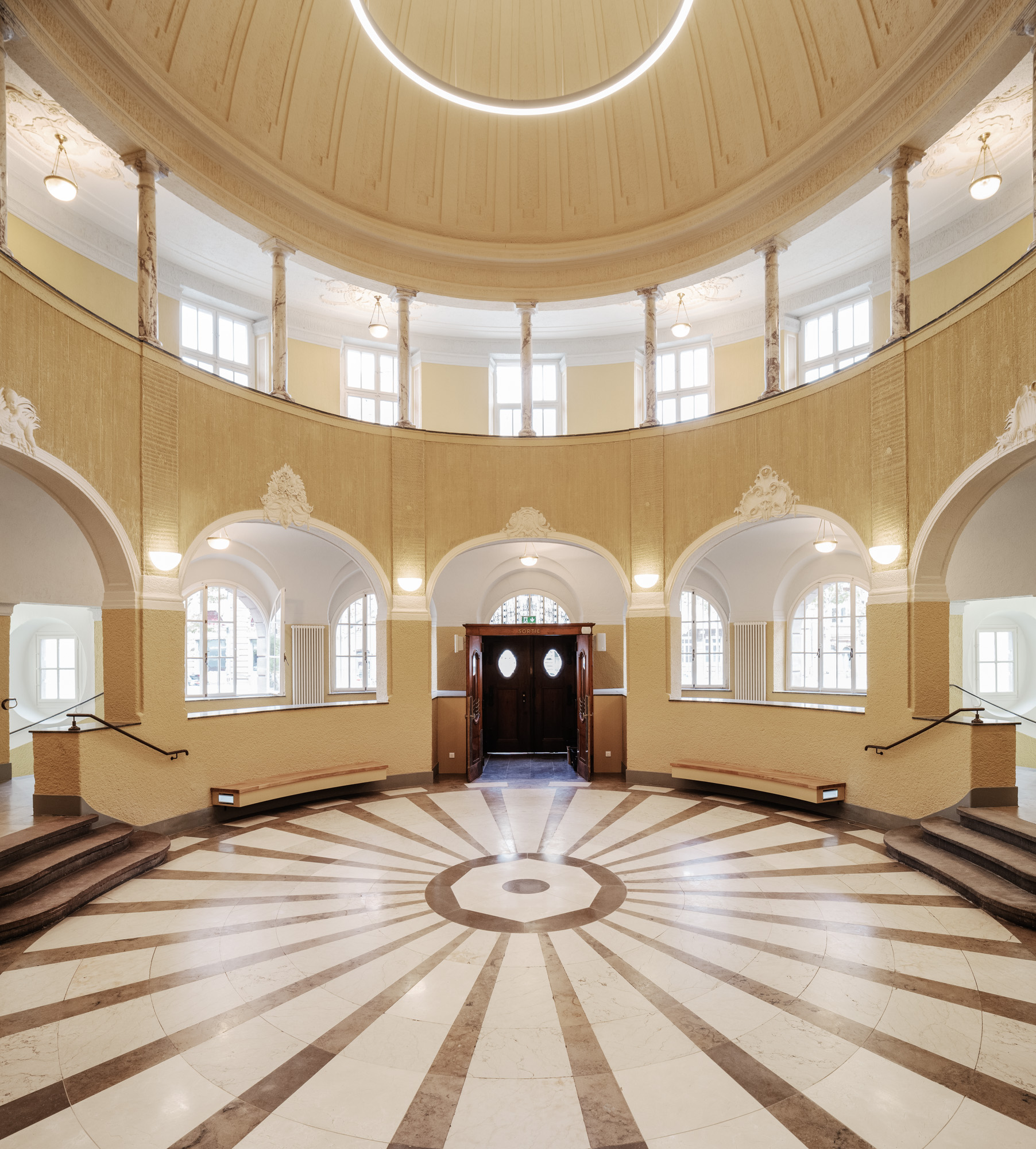 斯特拉斯堡市政浴场翻新与创新丨法国-13