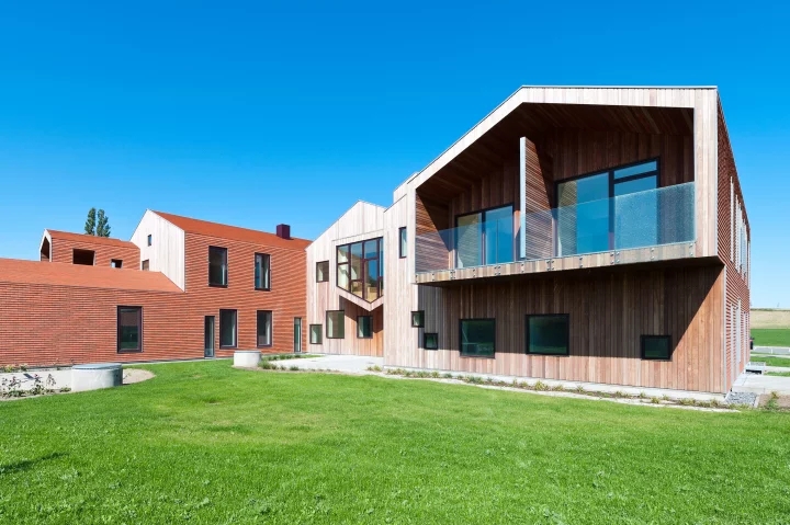 错落别致山墙群，安心交付孩子家-12