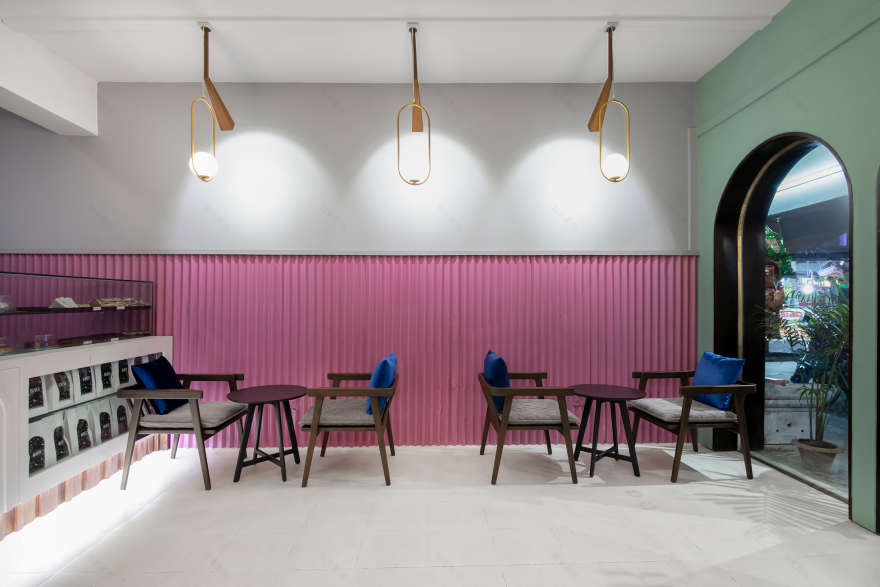 色彩鲜明的当代咖啡馆设计·BLACK Café丨孟加拉国达卡丨VINNO Sthapotto-11