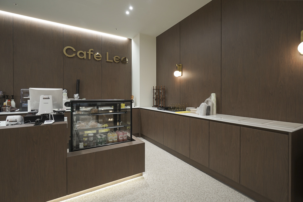 白色与木质，打造 36 平米的极简咖啡厅-4