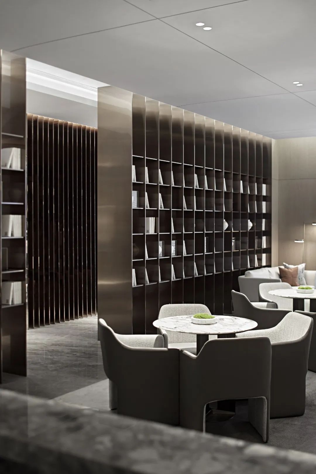 绿城济南诚园生活美学馆 | 现代简约与镜面艺术的完美融合-30