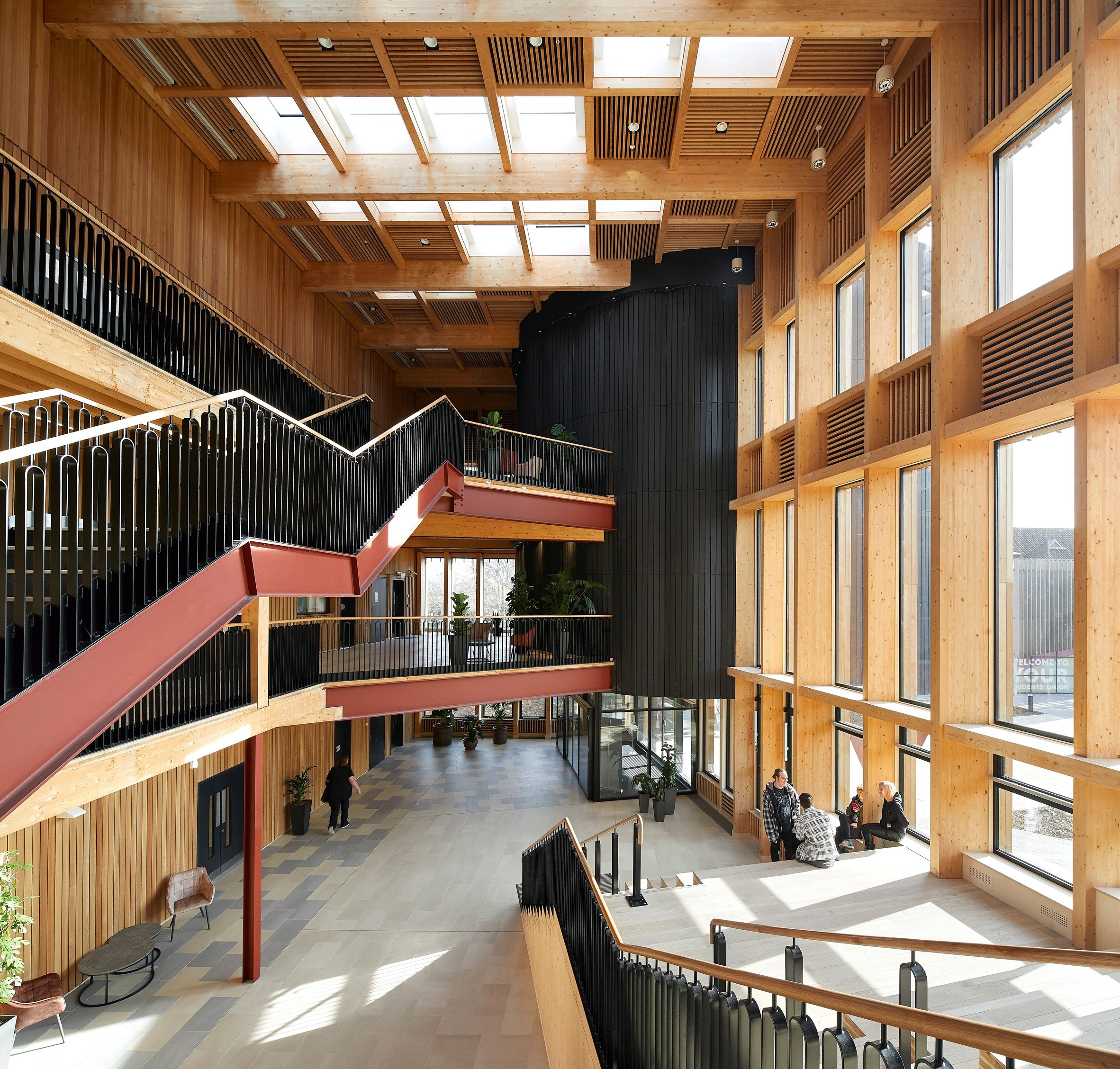 英 York St John University 教学空间,木质“超质感”外墙成焦点-19