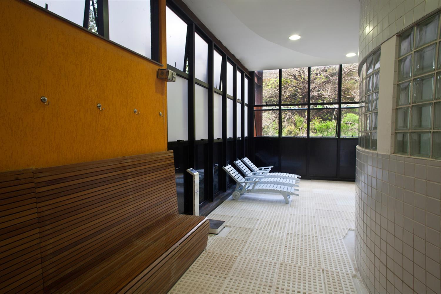 Clube Campestre 运动俱乐部更衣室设计-9