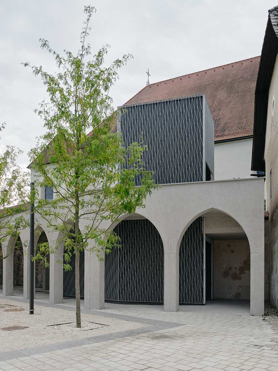 霍尔辛教堂拱廊丨Hertl Architekten-16