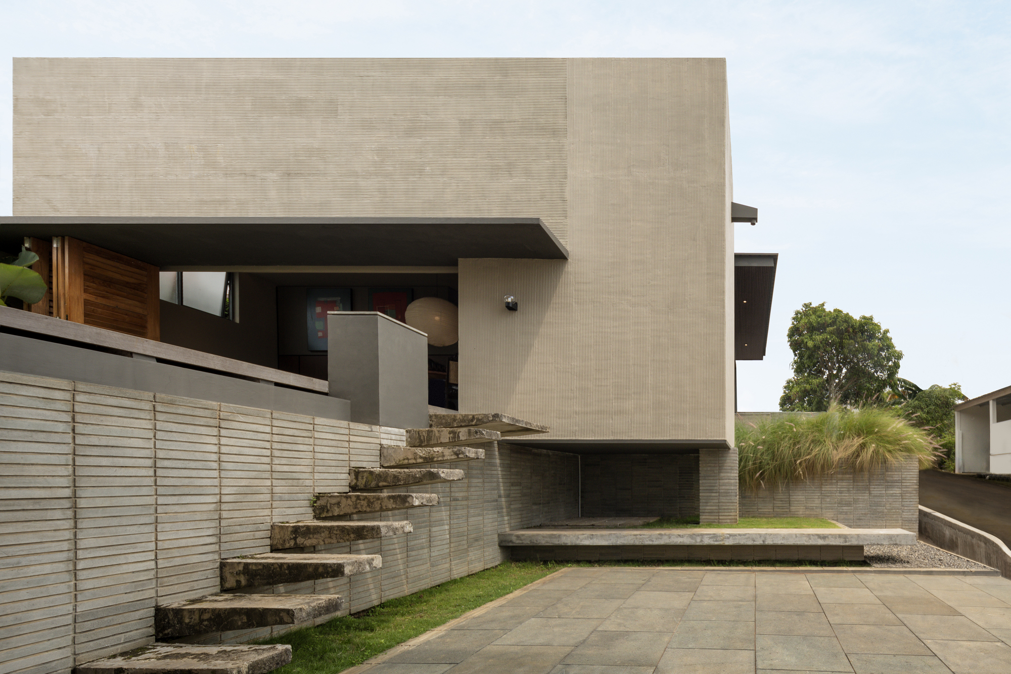 豆腐屋

注：Rumah在印尼语里有房子、屋子的意思，Tahu是豆腐的意思，所以Rumah Tahu House可直译为豆腐屋  丨印度丨suatudio-14