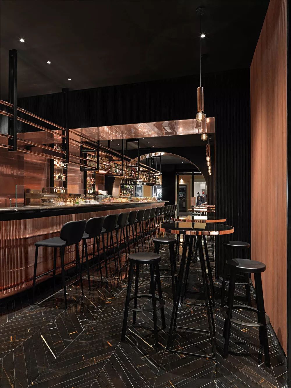 玫瑰金 橡木黑 VyTA罗马弗拉蒂纳餐厅酒吧 COLLIDANIELARCHITETTO-5