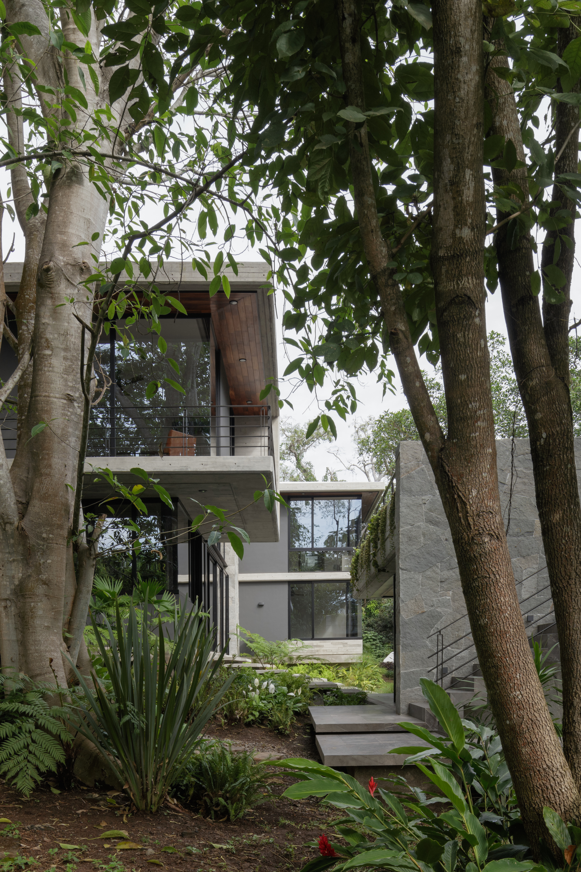 Entreparotas House / Di Frenna Arquitectos-34