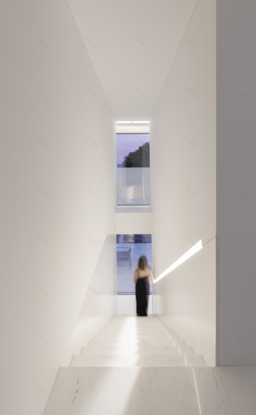 A House. By Fran Silvestre Arquitectos.-29