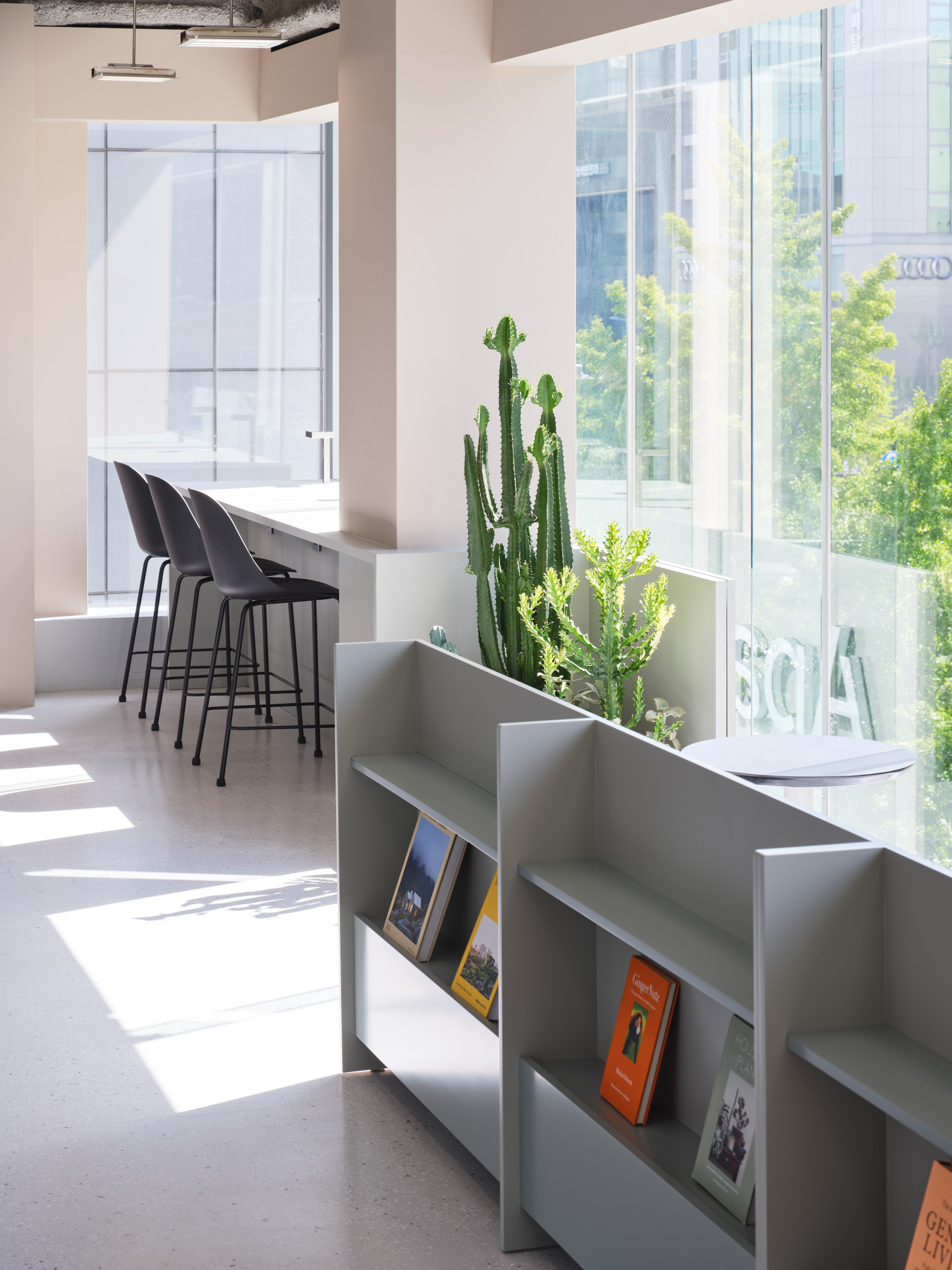 Apartmentary Dosan Offices and Showroom / studio fragment-27