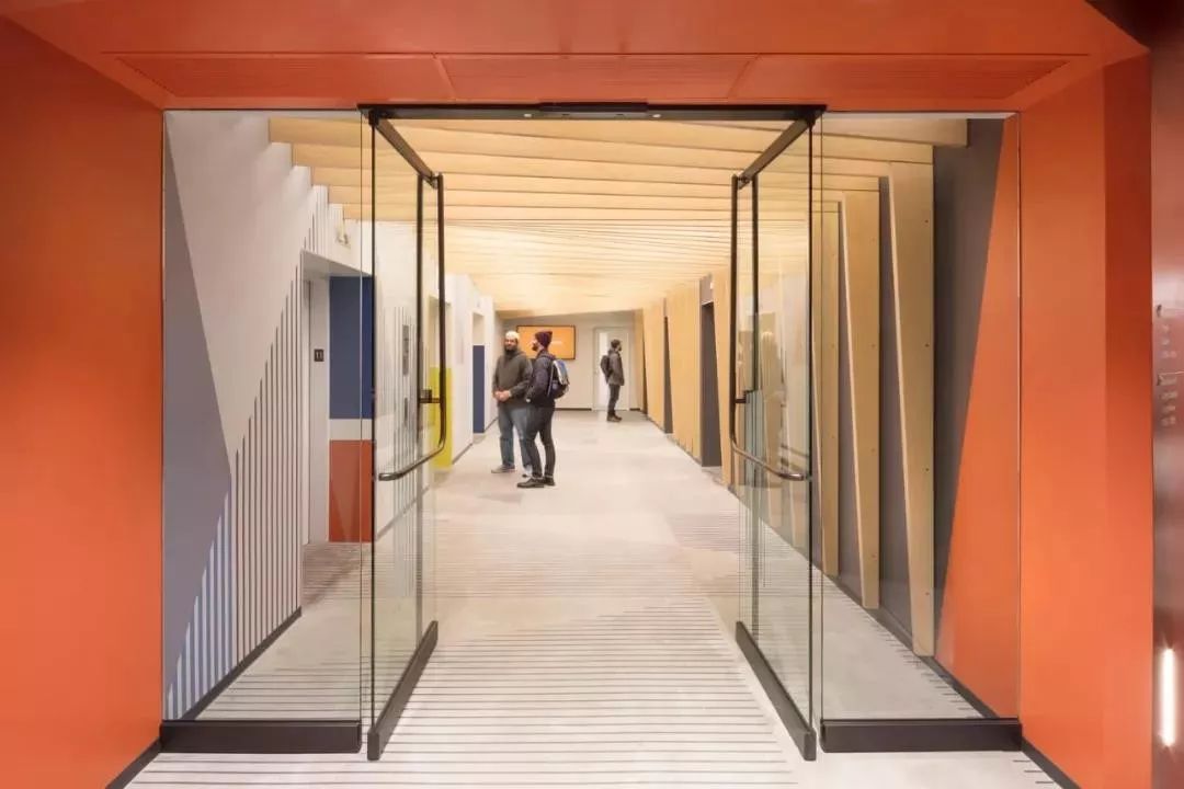 极致舒适！高大上电梯间设计让等待不再痛苦-25