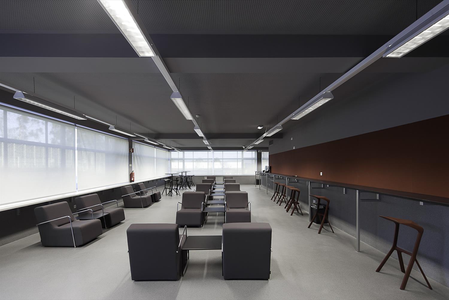 葡萄牙 Lousada 市立中学 | 环保与科技融合的现代教育空间-27