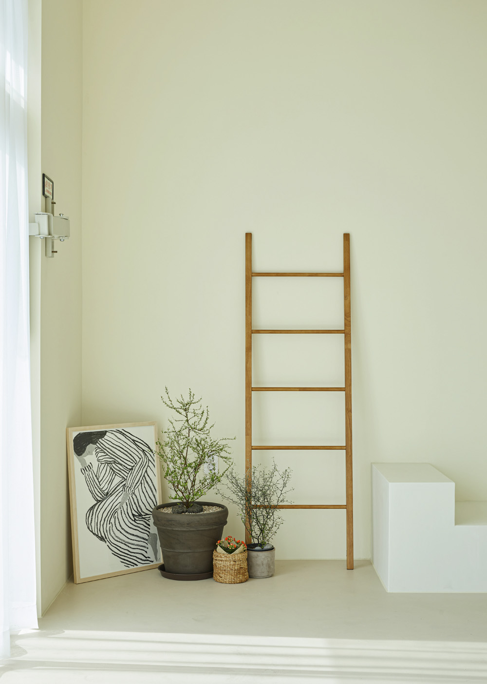 30 平米极简工作室，白色调的优雅魅力-19