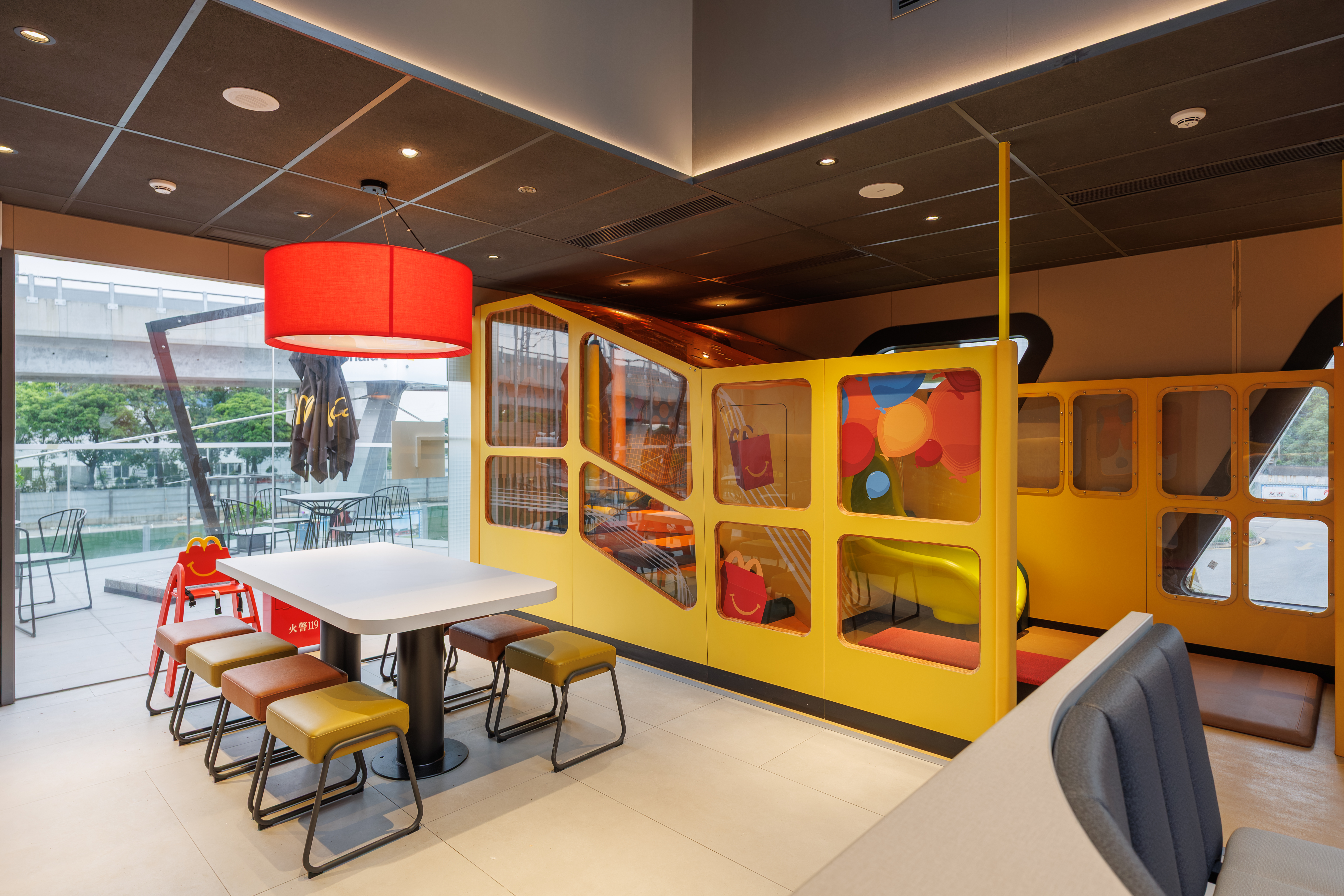 东莞麦当劳室内设计丨中国东莞-11