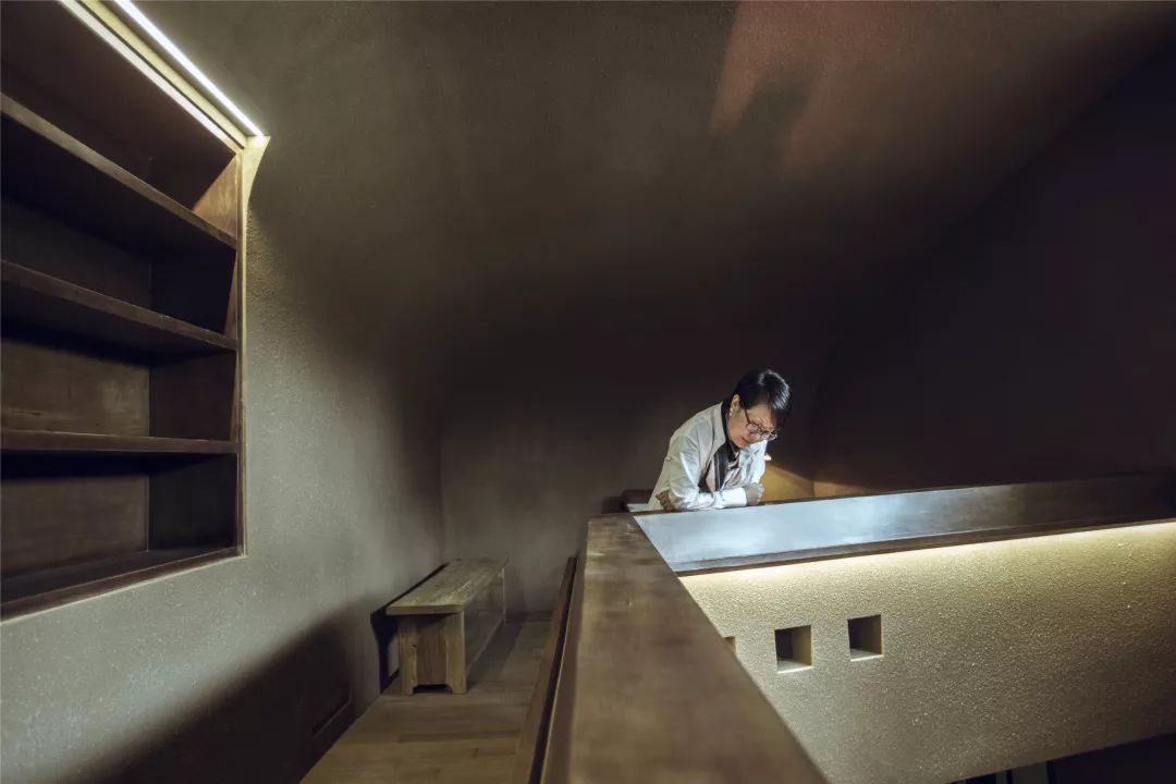 榆林窟职工阅读室 | 山地形空间与本土材料的巧妙融合-45