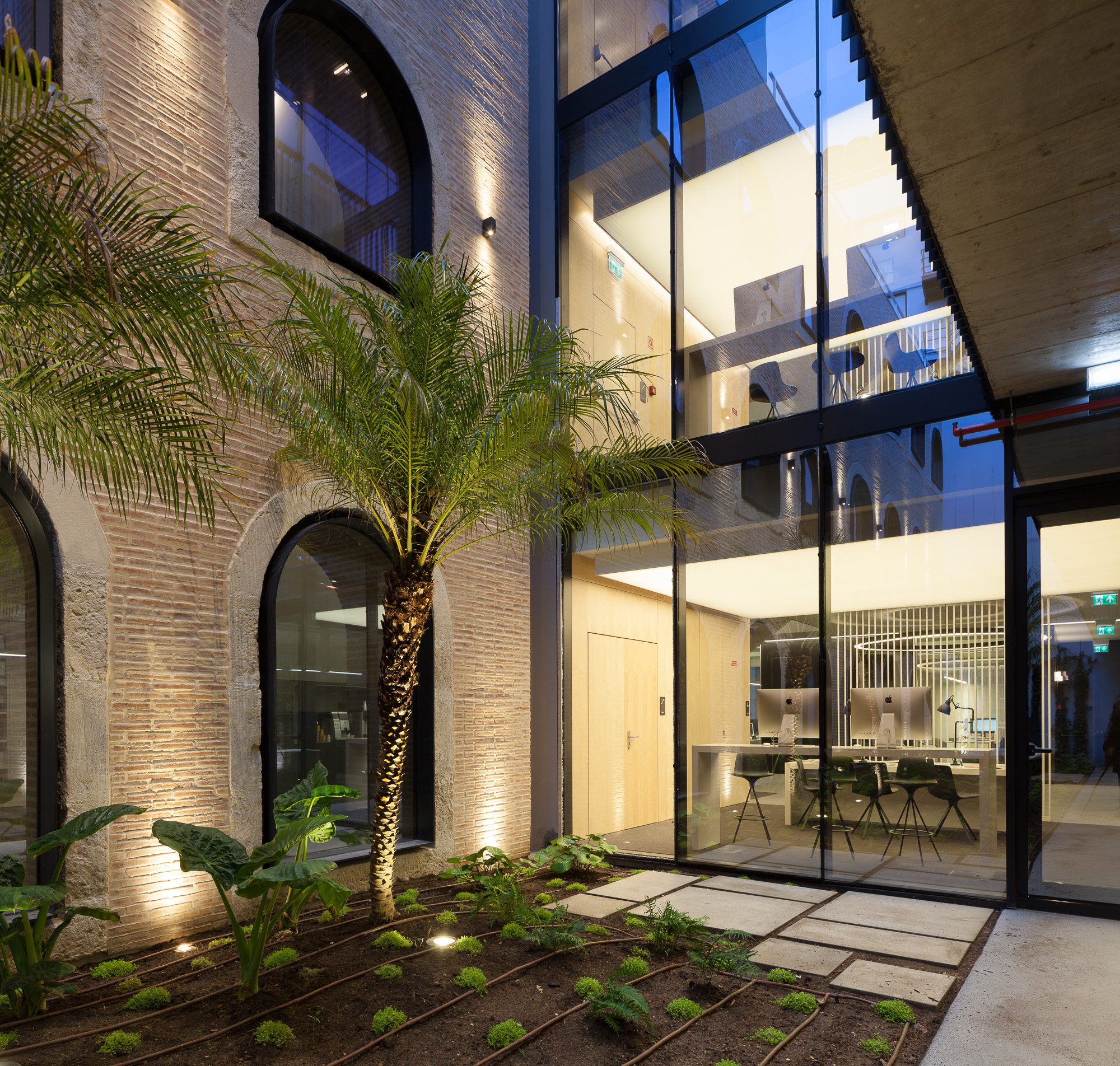 " Lisbon 潮流工业风办公空间"-40