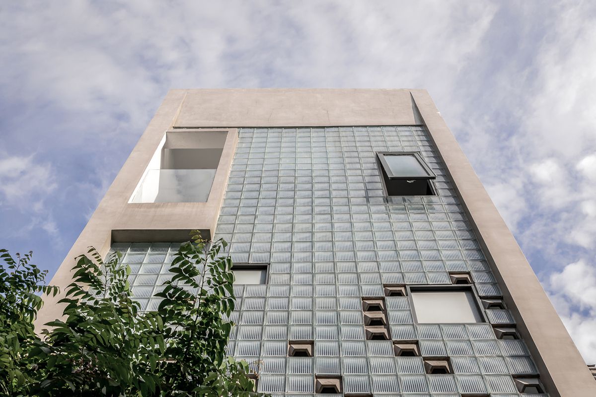 Ngôi nhà phố ấn tượng với mặt tiền bằng gạch kính | ZenVillas Vietnam-31