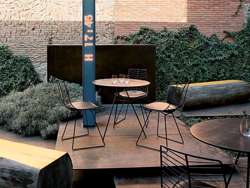 Industrialize Your Dining Room With Metal Dining Chairs-10