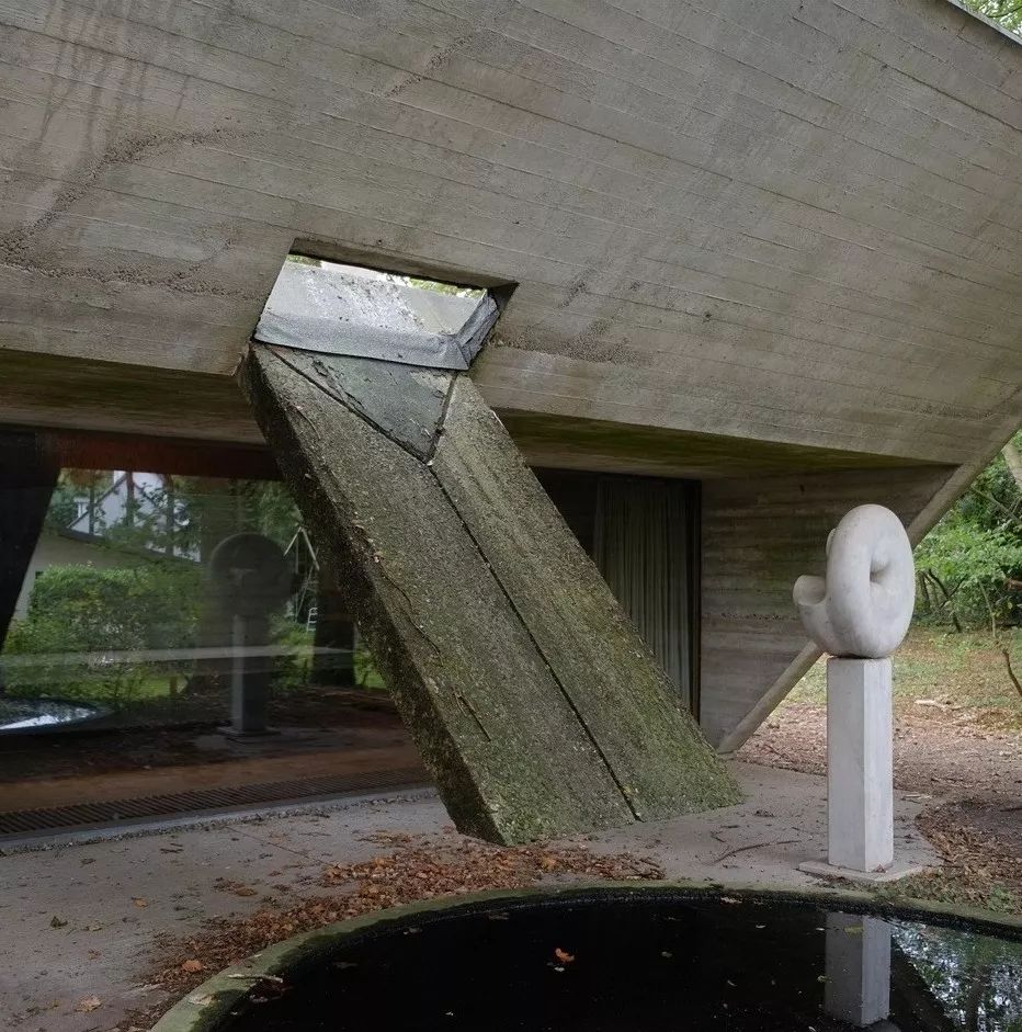 野兽派建筑大师 Juliaan Lampens 的室内设计魅力-29