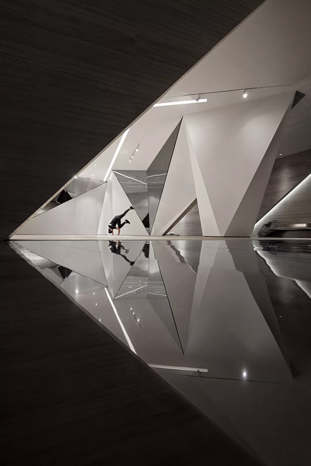 重庆融创壹号院·壹方艺术馆丨中国重庆丨aoe事建组,以和设计&英拓景观,IDMatrix矩阵纵横-95