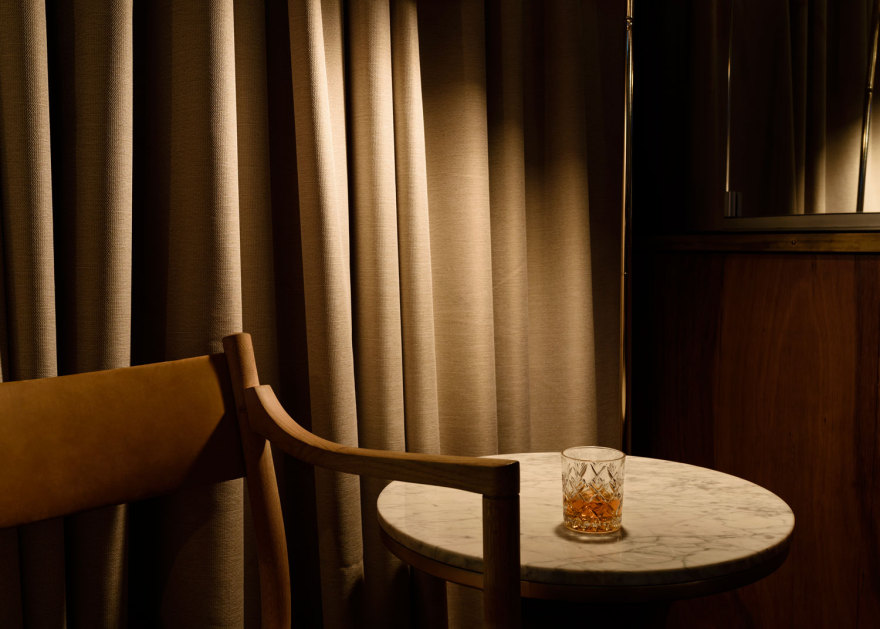 墨尔本地下酒吧“朝圣者” 造现代神秘空间-26