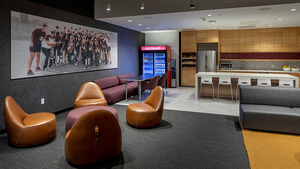 德州 A&M 女子垒球体育场-4