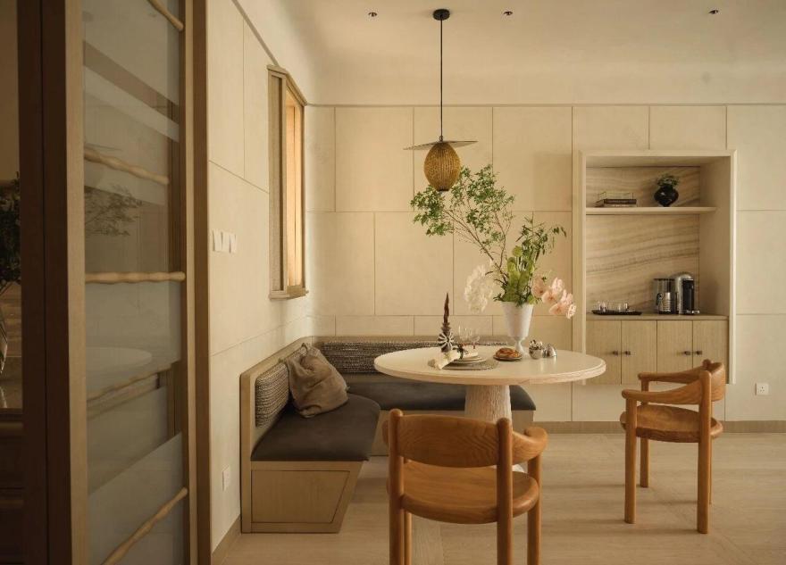 隐性的包裹,香港维港边的浪漫丨中国香港丨HT DESIGN STUDIO-13