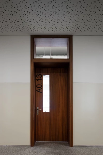 葡萄牙 Emídio Navarro 中学现代改造，室内设计焕新-10