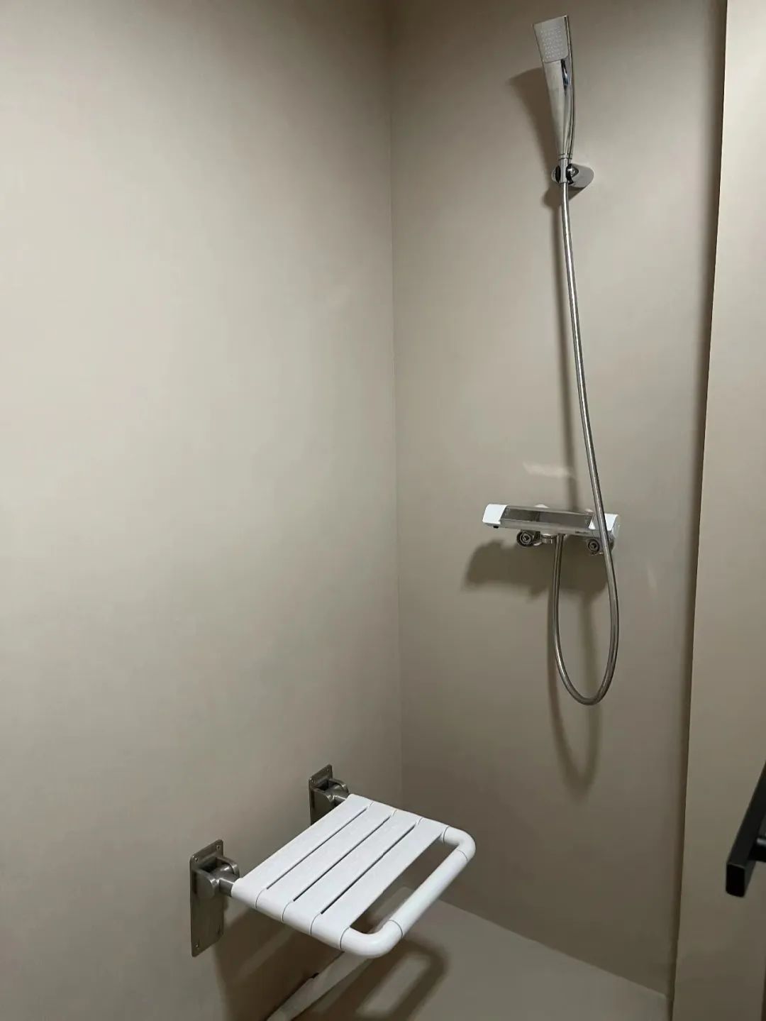 老年卫浴空间适老化设计-30