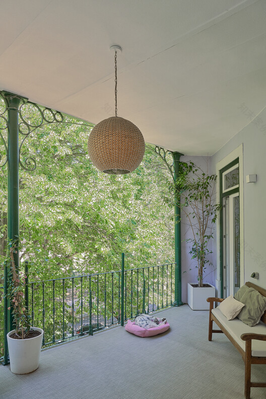 葡萄牙里斯本现代简约家庭公寓设计丨CFarquitetos-29