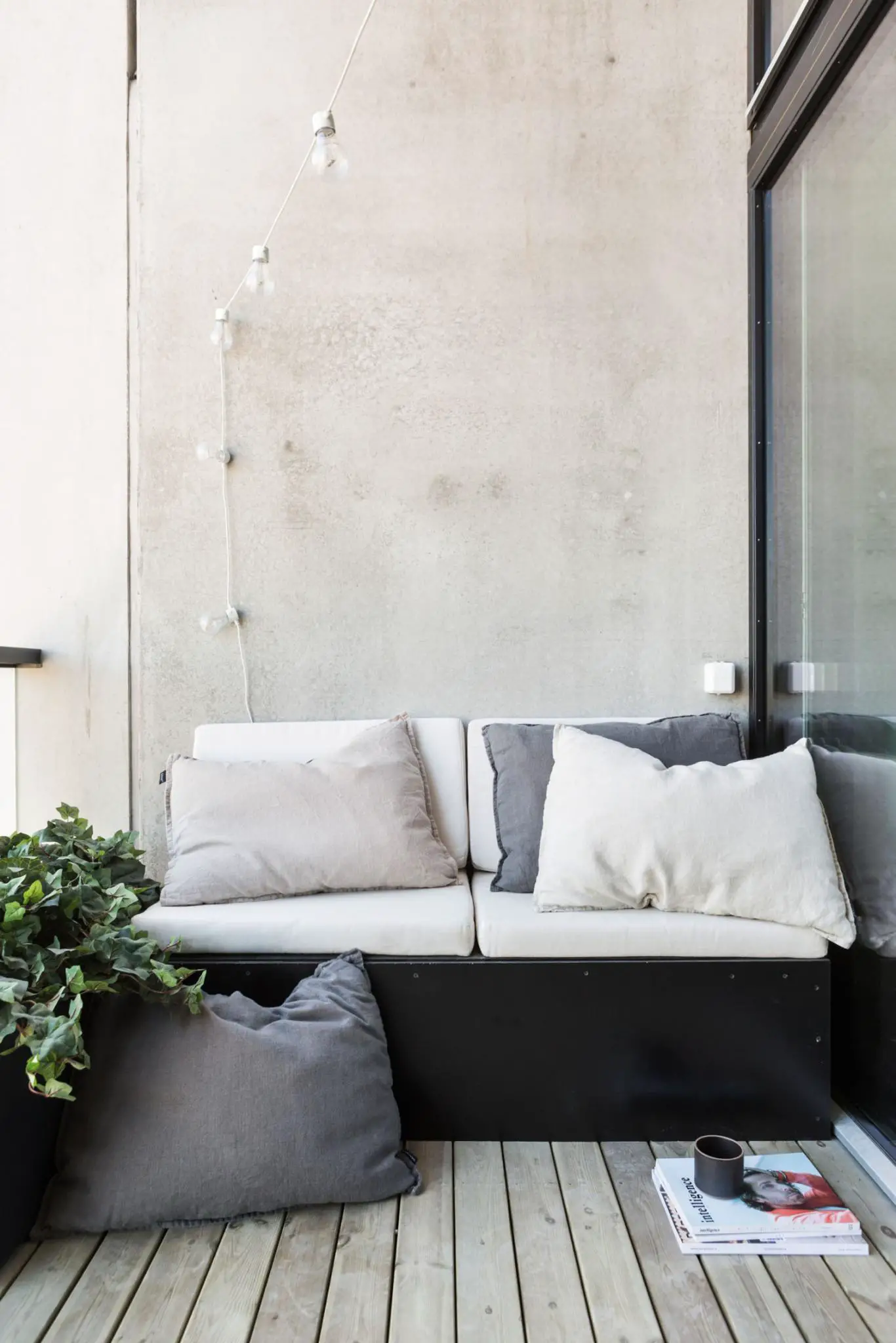 35 平米小公寓，混凝土与轻木打造开阔空间-12