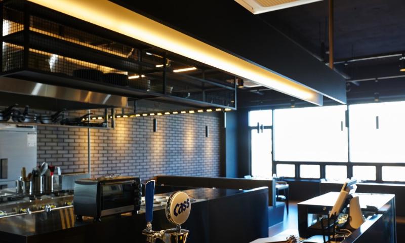 简约清新餐厅设计，蓝色调打造温馨空间-10